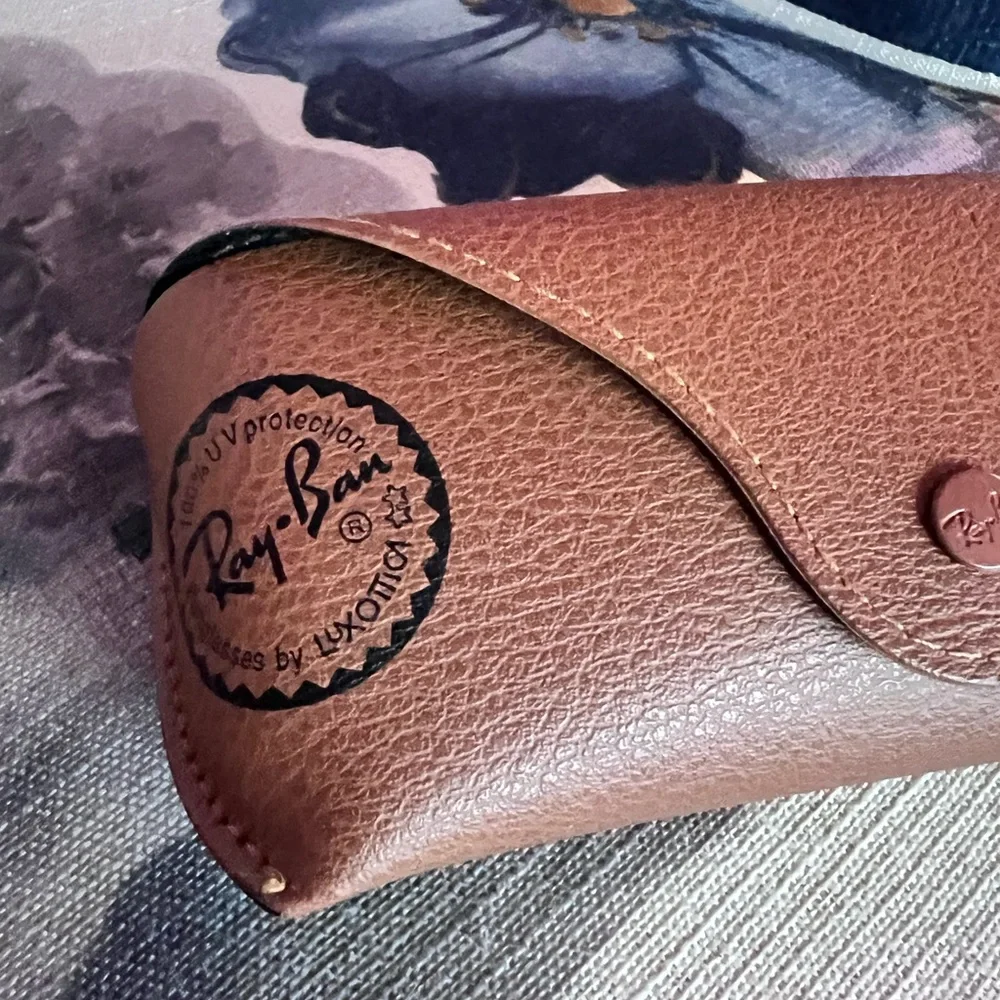 😎NEW SUNNYS😎RAYBAN SUNGLASSES BLUE LENS BLUE FRAMES MADE BY RAYBAN IN ITALY😎😎🥰🥰